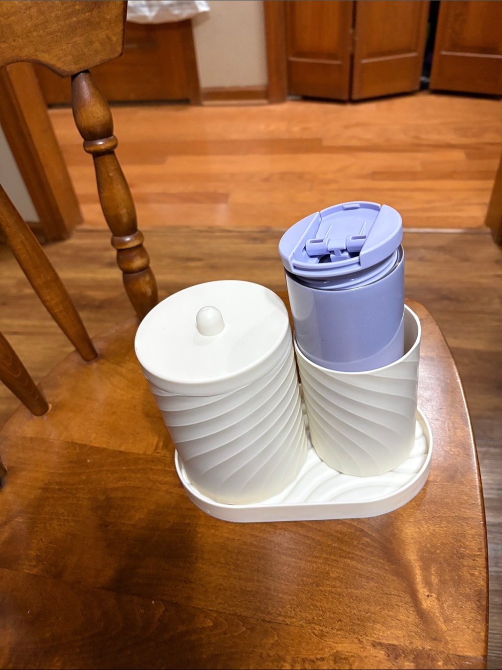 Starbucks cup with yogi tea bags in beige containers. Tea bags in container. - Picture 14 of 16
